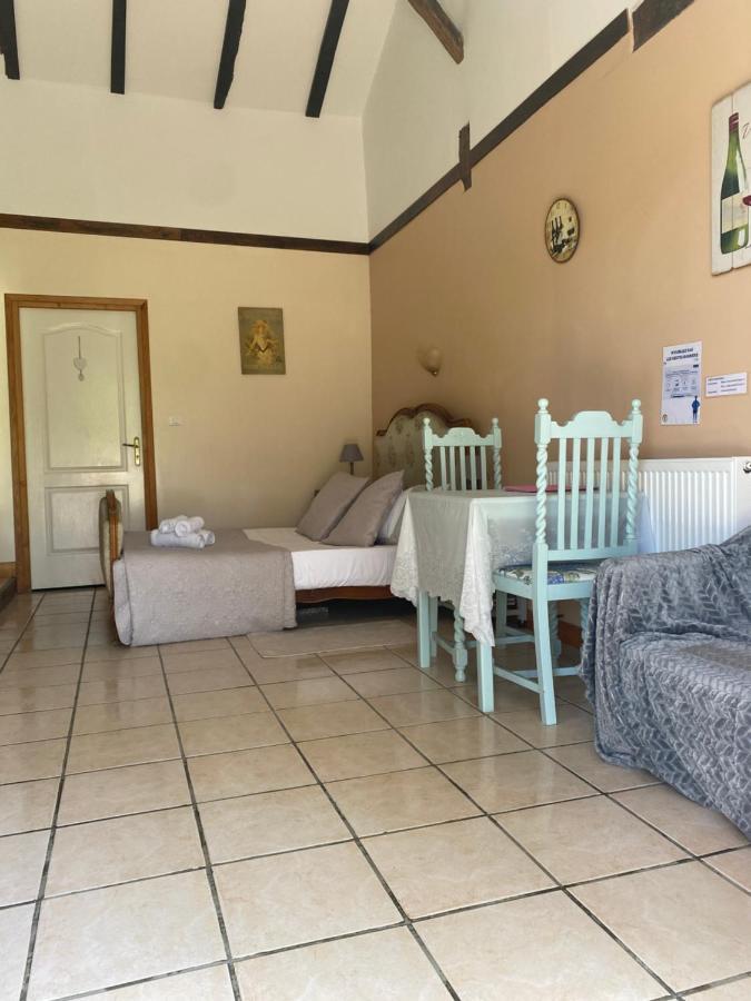 Fonclaire Holidays Mortemart Kültér fotó